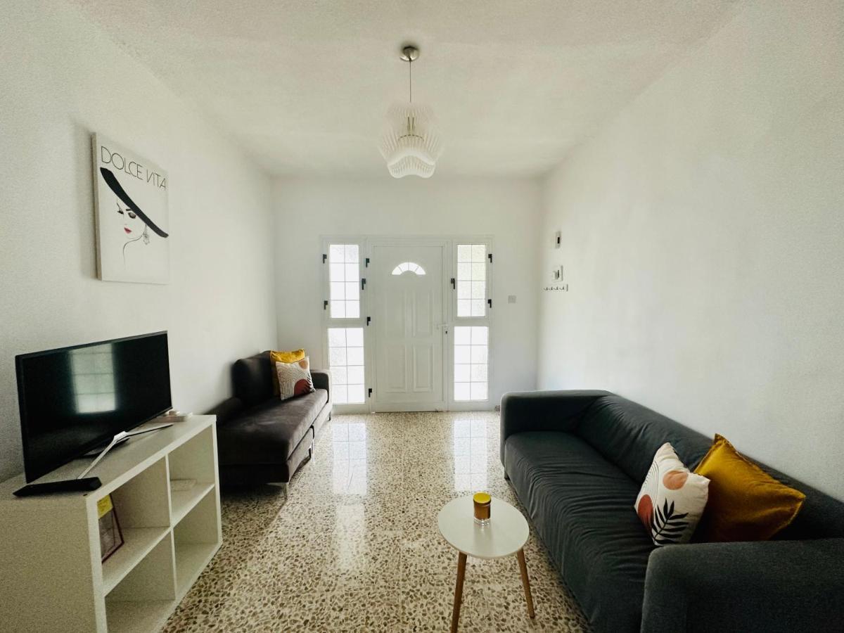 Arya Seaview Apartment In The Heart Of Coral Bay (Adults Only) Экстерьер фото